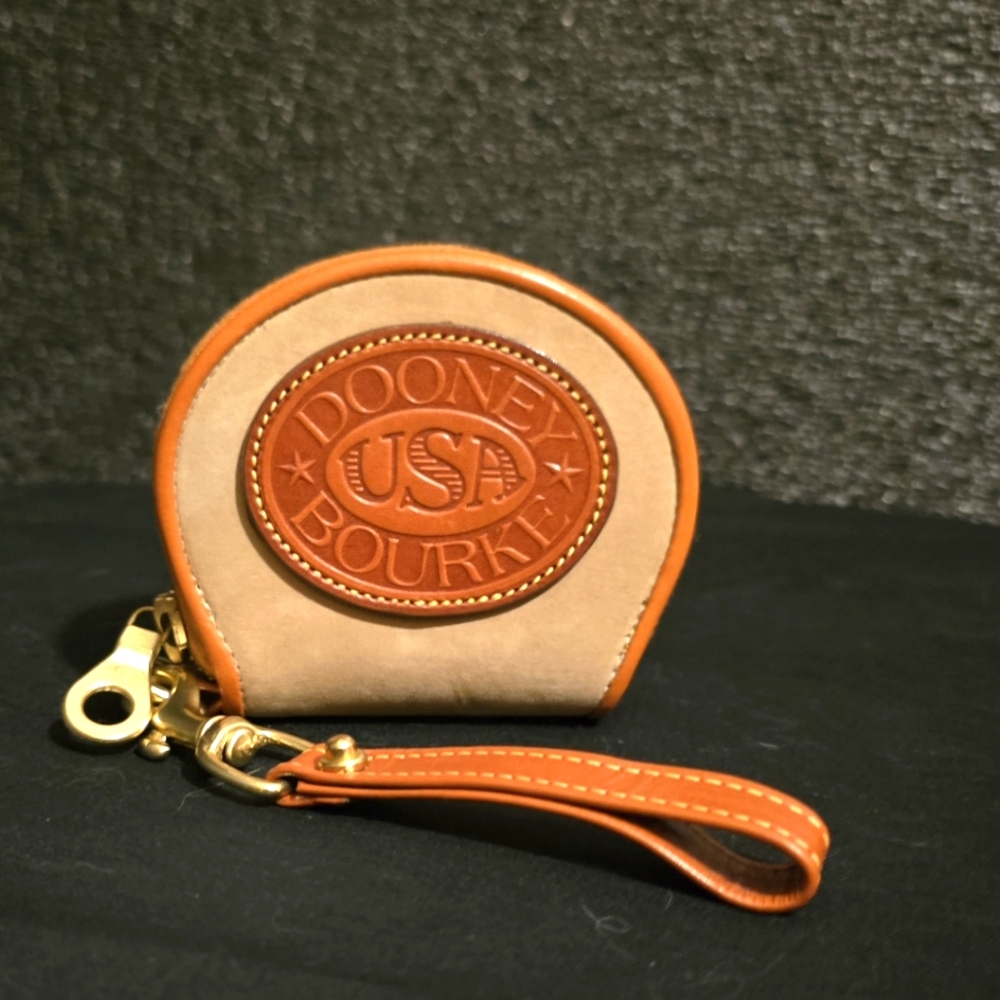 Dooney Bourke Vintage British Tan Camel Logo AWL Wristlet Wallet Coin Pouch